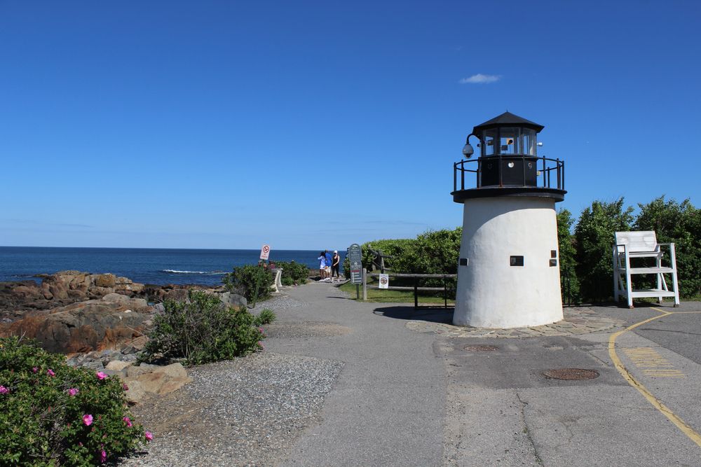 Daytime view of Lobster Point Lighthouse