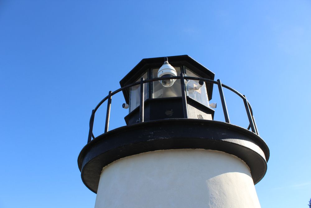 The lamp of Lobster Point Lighthouse