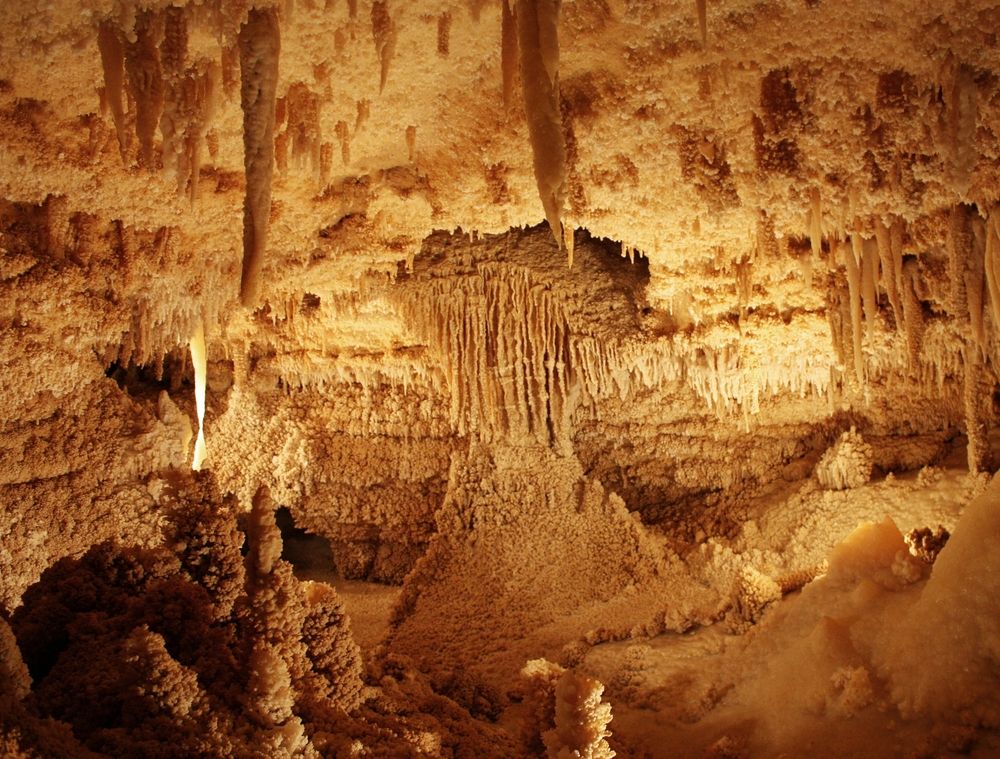 View inside the Caverns of Sonora