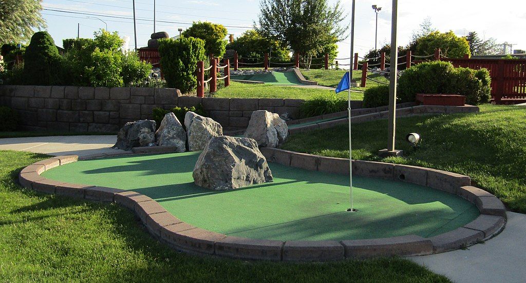 Daytime view of Cascade Mini-Golf Range