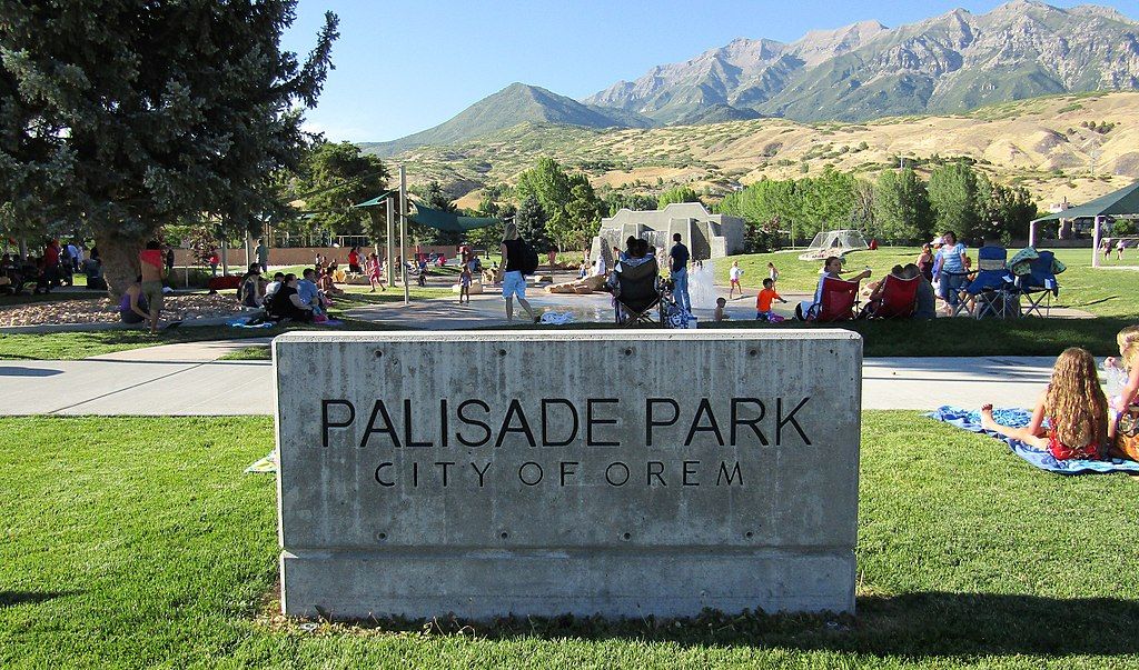 Welcome sign of Palisade Park