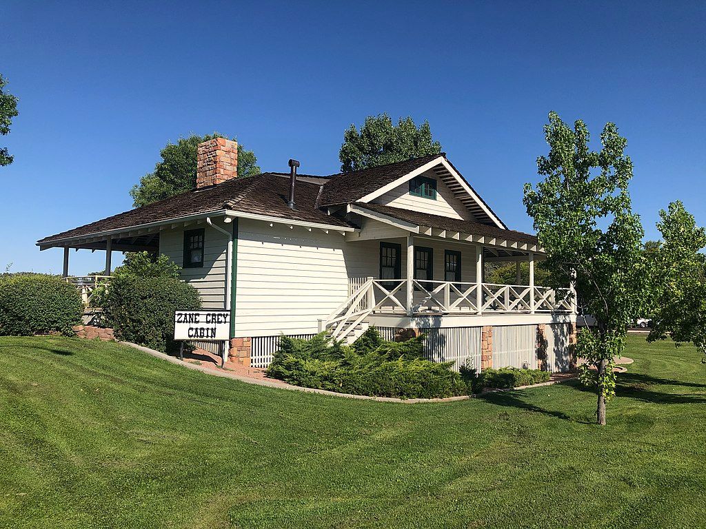 Exterior of Rim Country Museum and Zane Grey Cabin