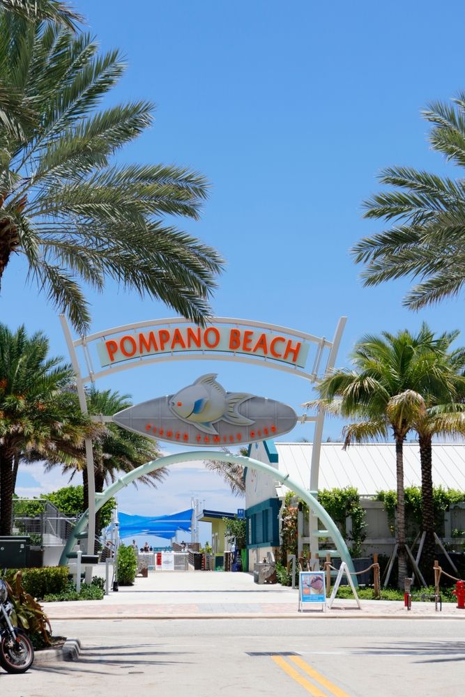 Welcome arch of Pompano Beach Fisher Family Pier