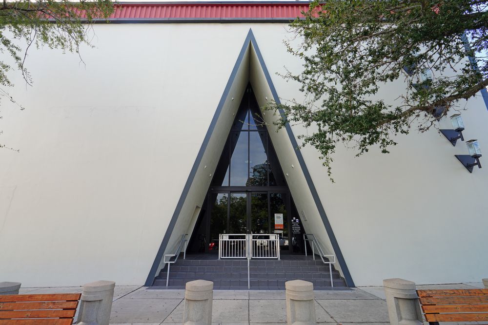 Entrance door of the Florida Holocaust Museum