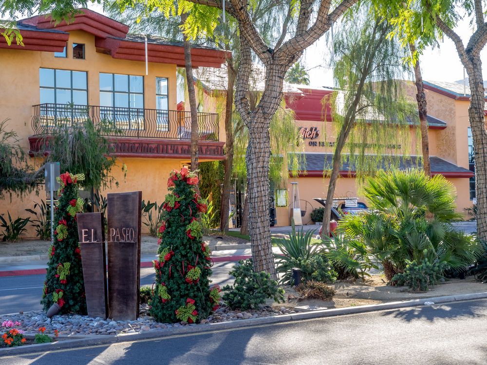 Shops at El Paseo Shopping District