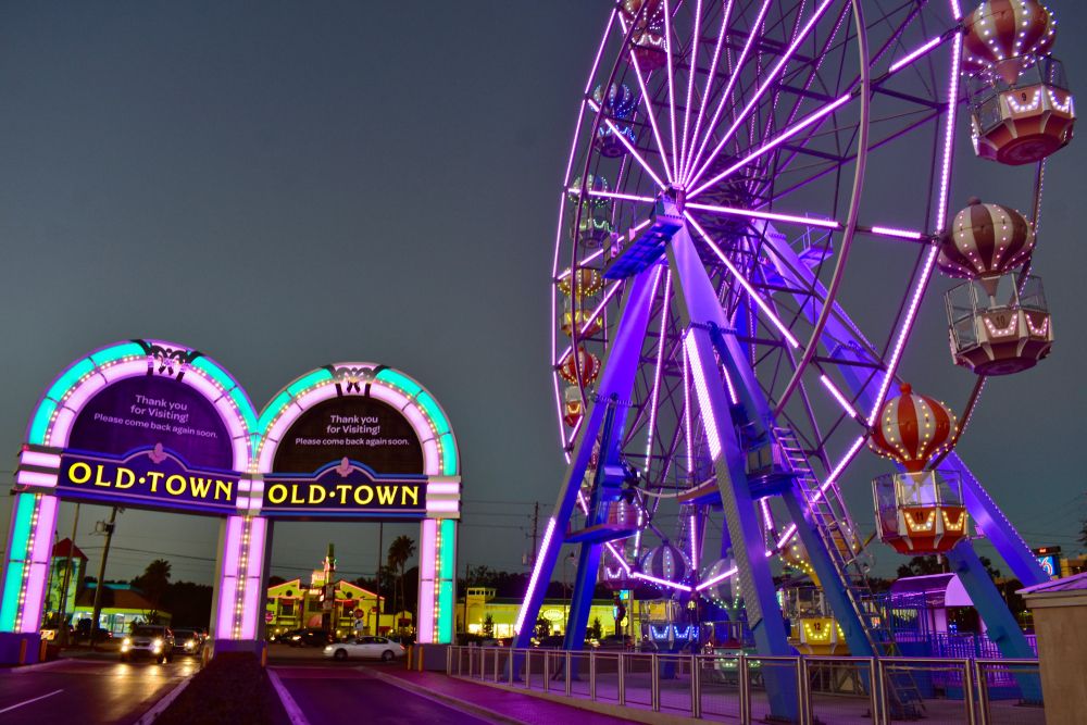 Archway and ferris wheel of Old Town Kissimmee