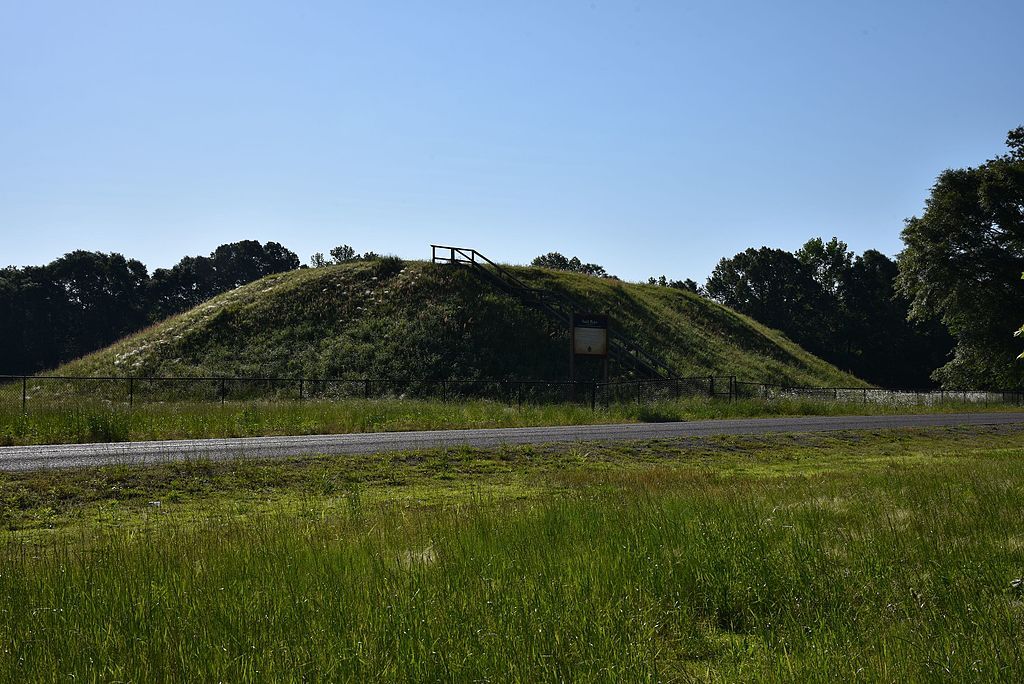 Daytime view of Nanih Waiya