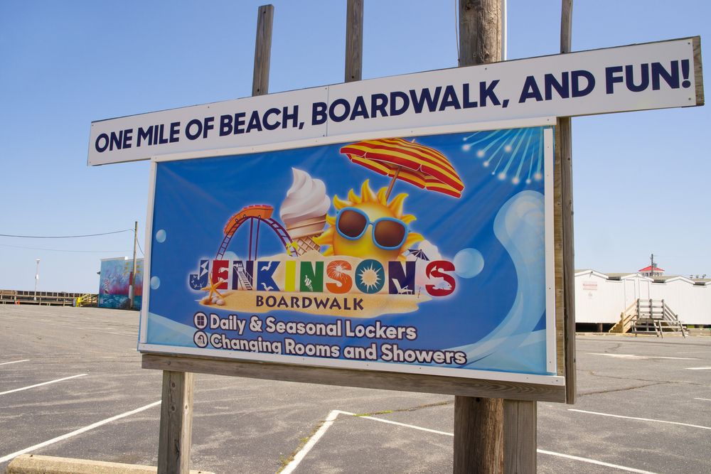Welcome sign of Jenkinson’s Boardwalk