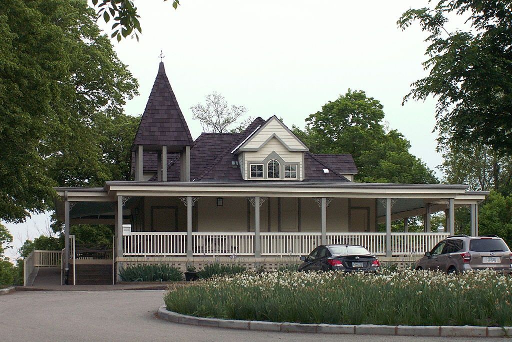 Chapel shelter at Riverview Park