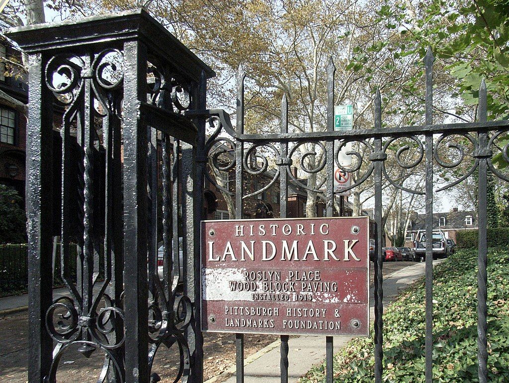 Historic marker of Roslyn Place