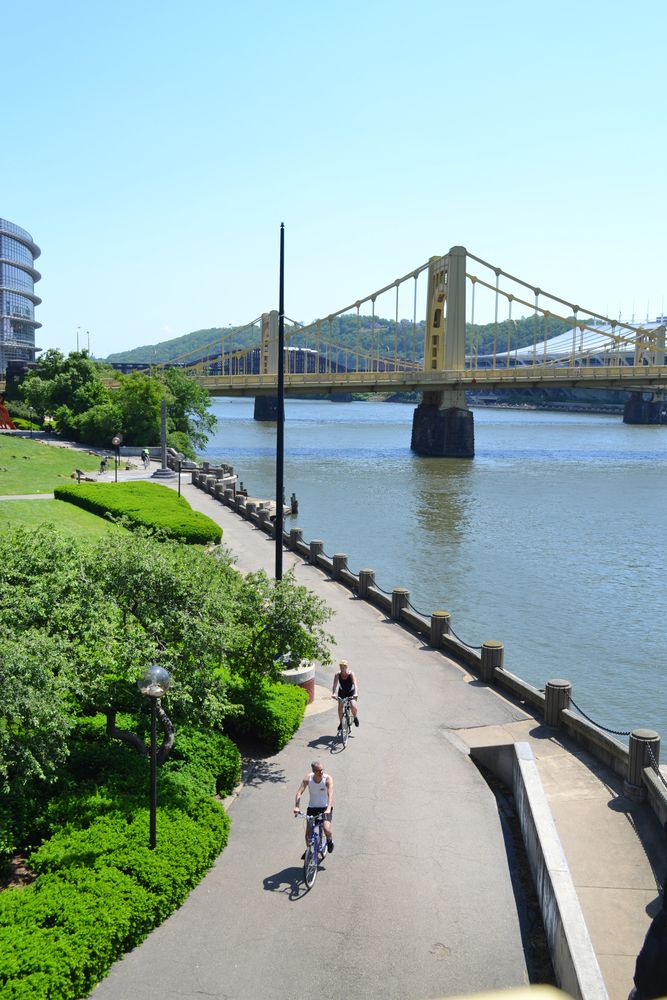 Bicycle ride along Three Rivers Heritage Trail