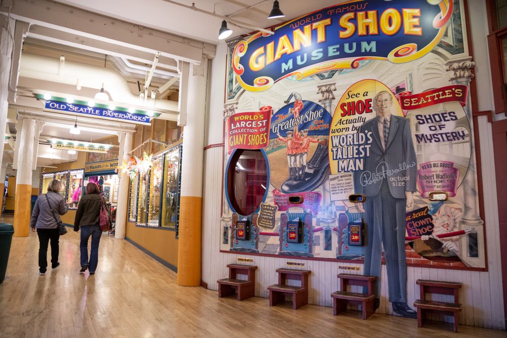 Mural of the Giant Shoe Museum