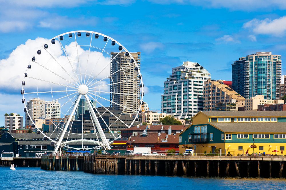 Daytime view of the Seattle Great Wheel