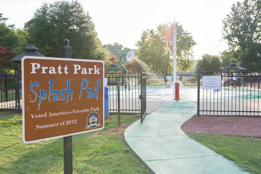 Sign post of Pratt Park's splash pad