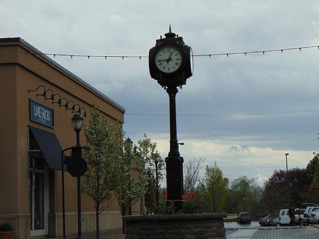 Street clock of The Shops at Riverwoods