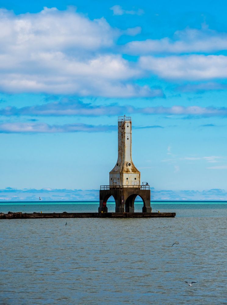 Daytime view of Port Washington Breakwater Lighthouse