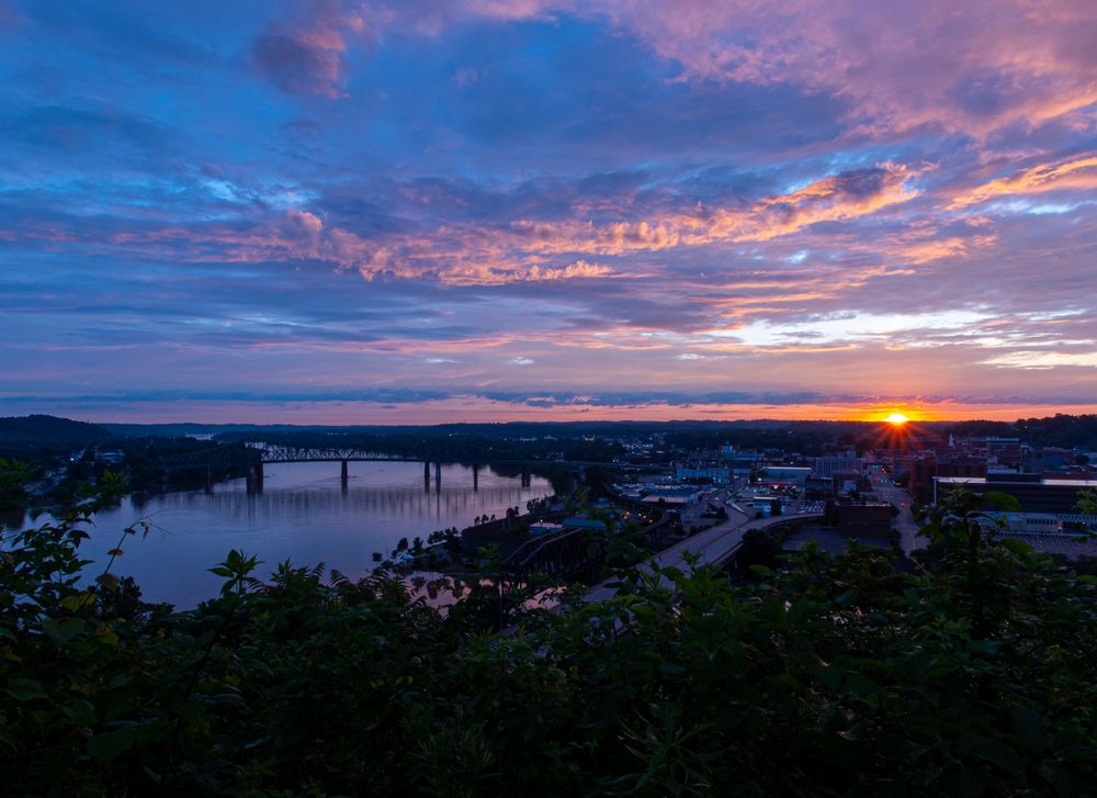 Scenic sunrise over Fort Boreman Park