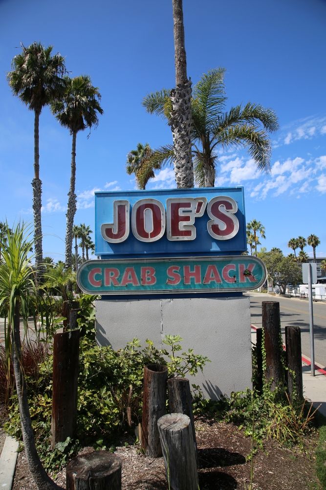Name sign of Joe's crab shack