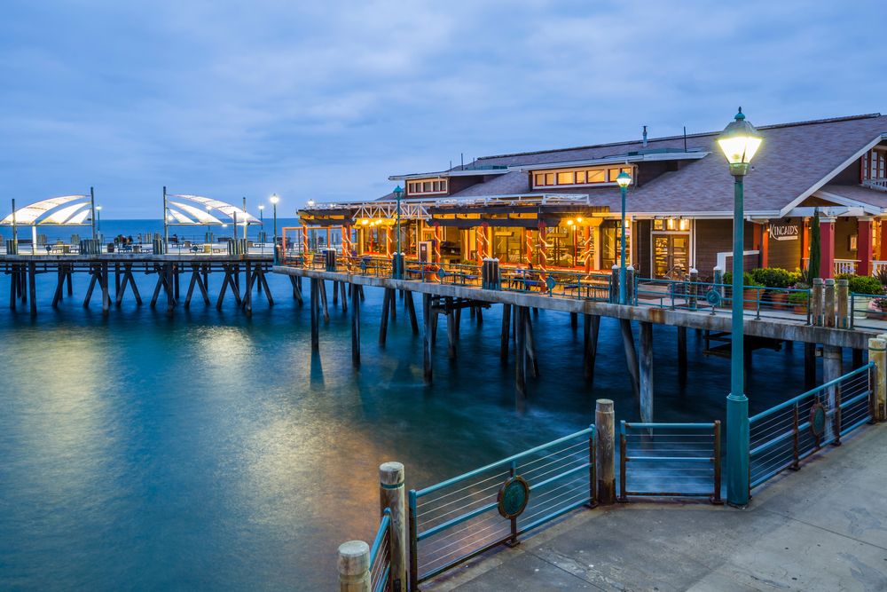 Night lights of Pleasure Pier