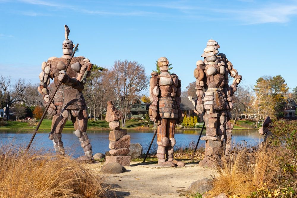 Daytime view of the Rock Men Guardians