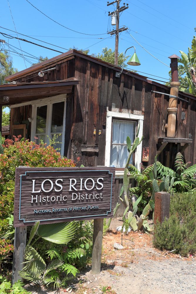 Name sign of Los Rios Historic District.