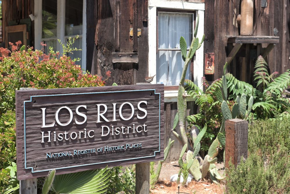 Name sign of Los Rios Historic District.