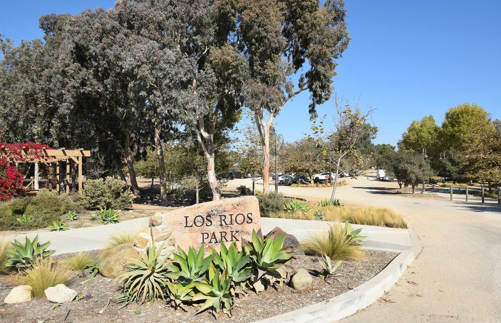 Name sign of Los Rios Park.