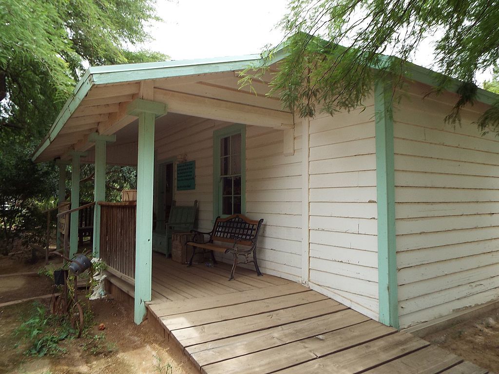 The main house of Schnepf Farms