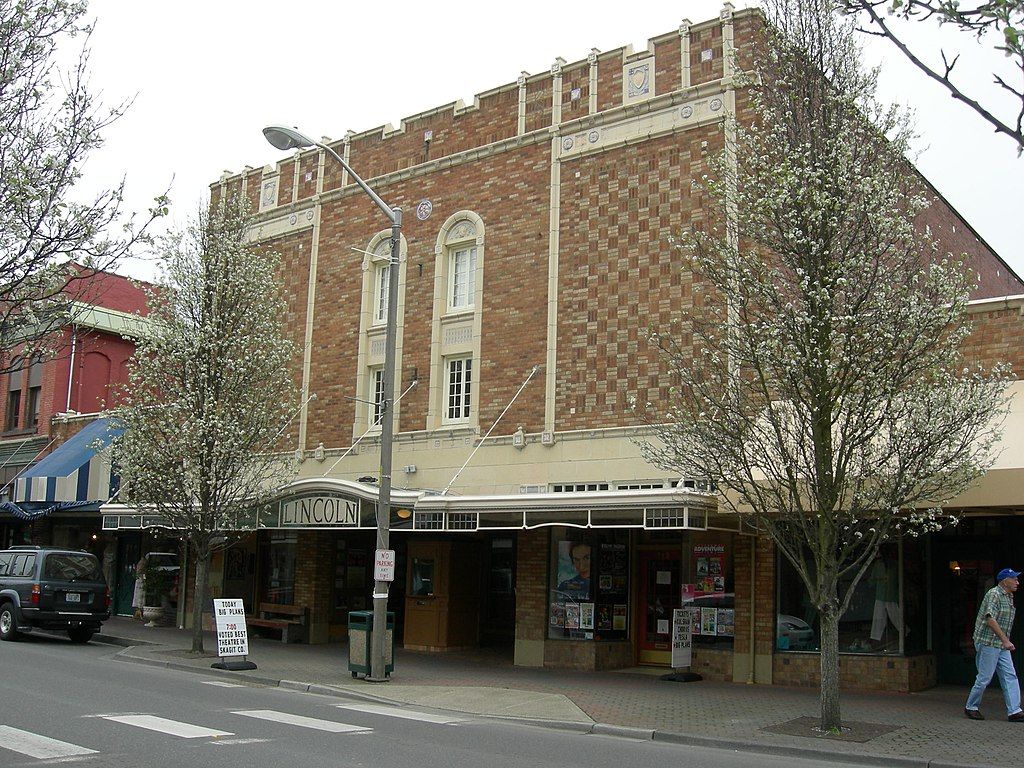 Exterior of the Lincoln Theatre