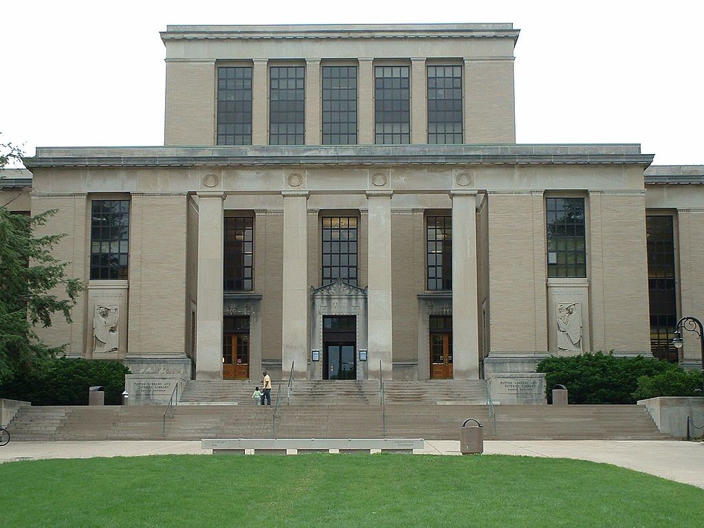 Exterior of Pattee and Paterno Library