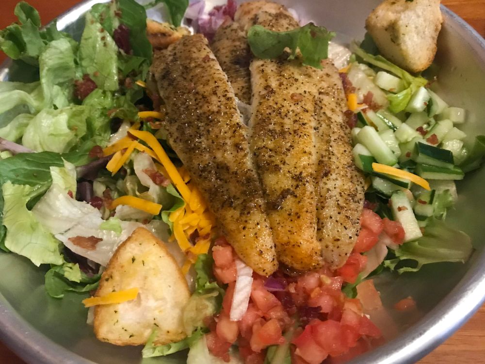 Fresh grilled fish salad at R&R Seafood