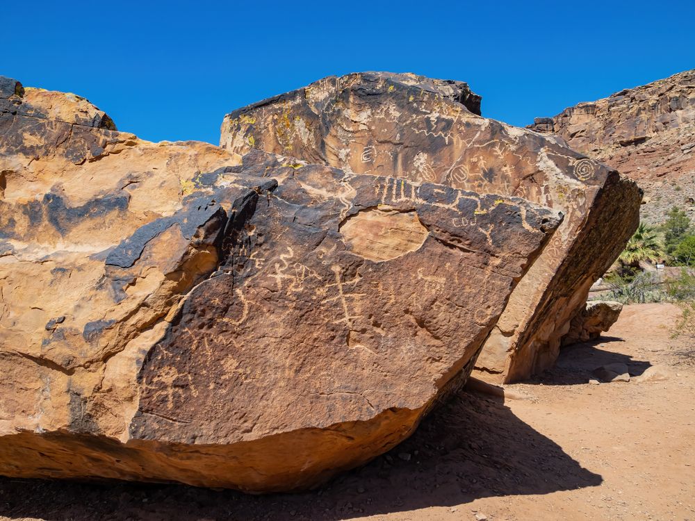 Rock formations at Bloomington Petroglyph Park