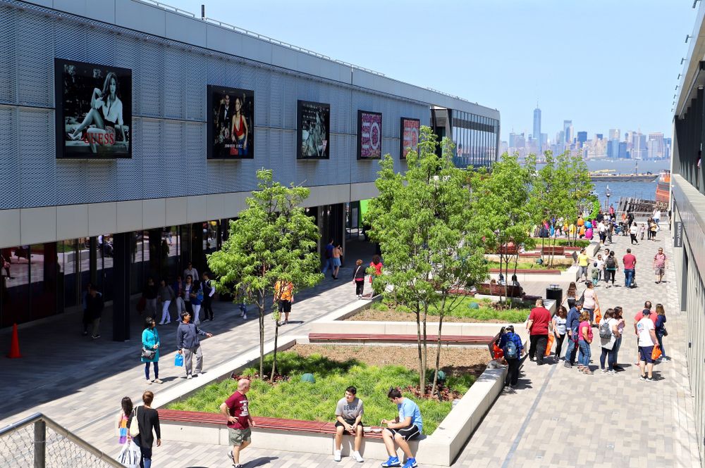 Daytime view of Empire Outlets