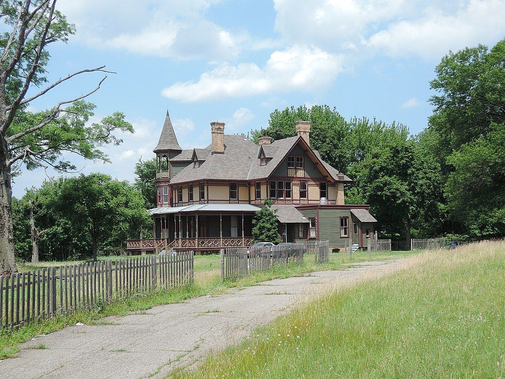 Far view of the Kreischer Mansion