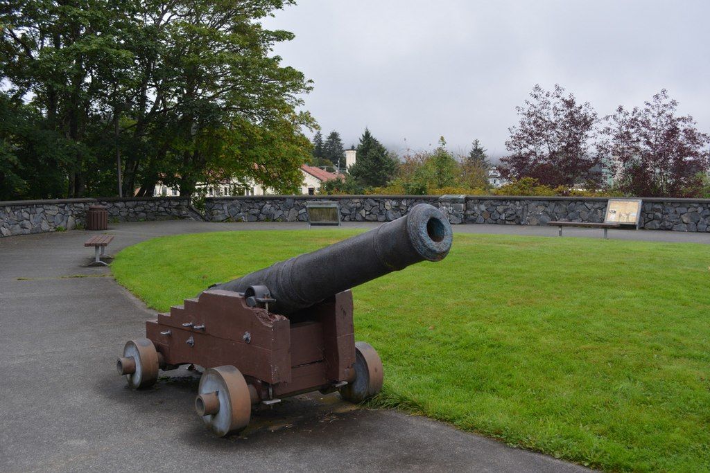 A cannon display at Baranof Castle State Historic Site