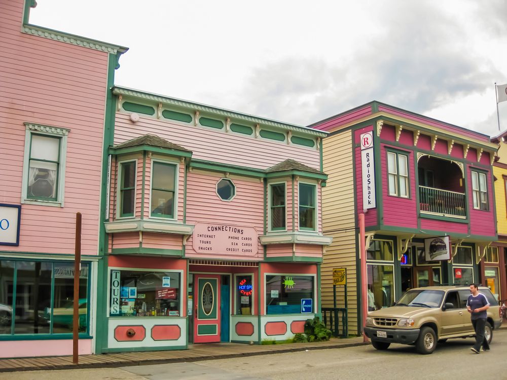 Shops and visitors center of Klondike Gold Rush National Historic Park