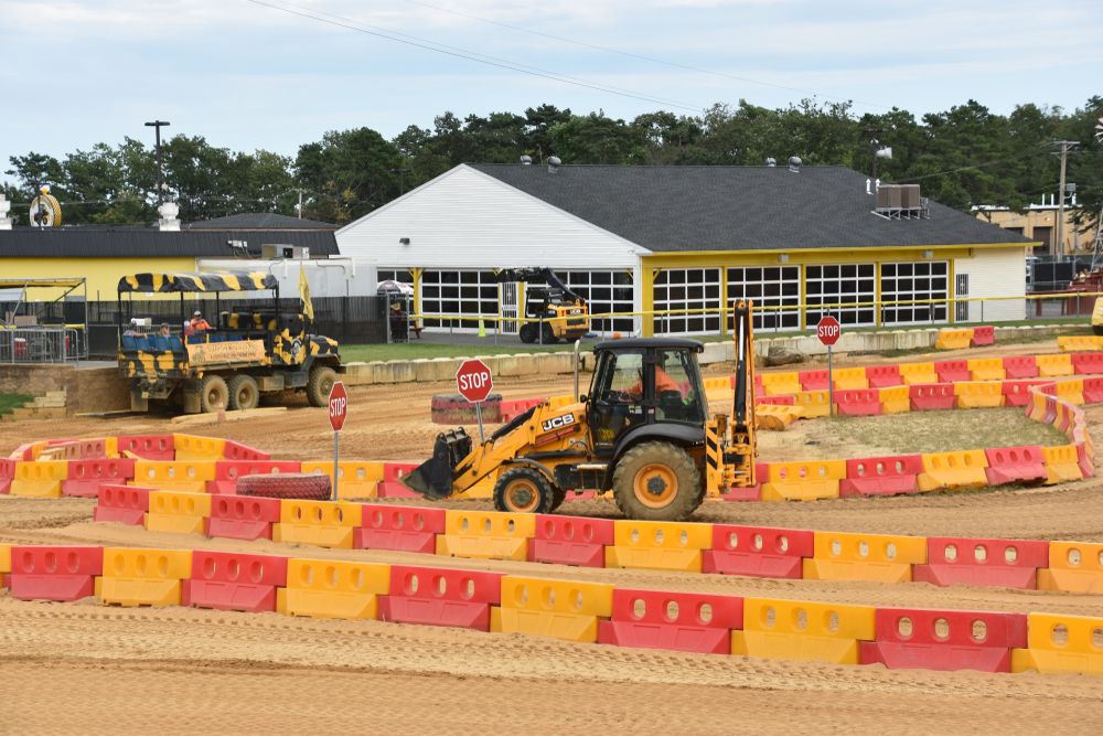 Machine driving at Diggerland