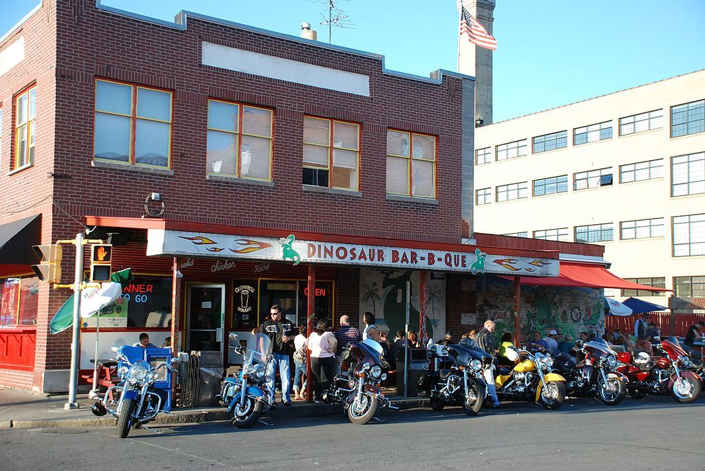 Exterior of Dinosaur Bar-B-Que