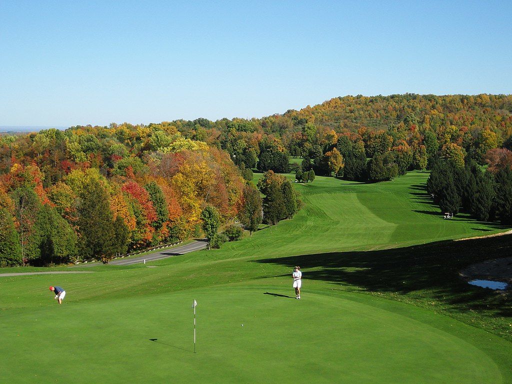 Golf course of Green Lakes State Park