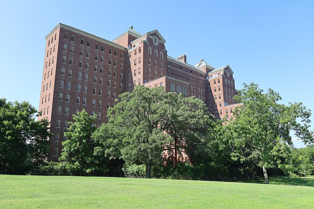 Kings Park Psychiatric Center at Nissequogue River State Park