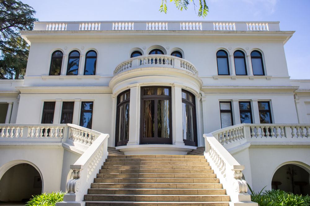 Steps leading to Pasadena Museum of History's entrance