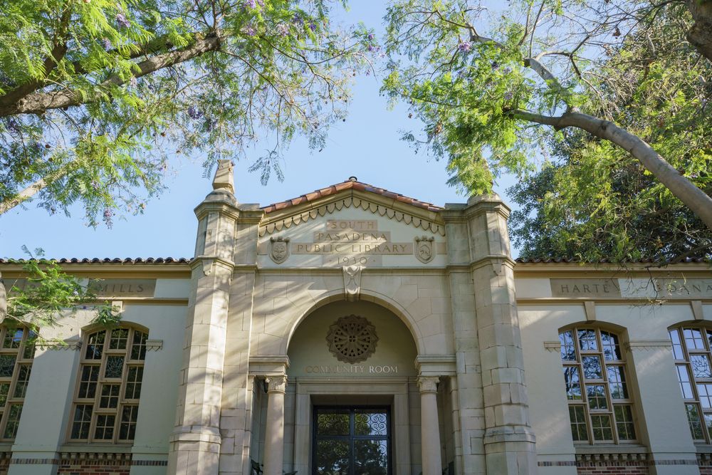 Close view of South Pasadena Public Library