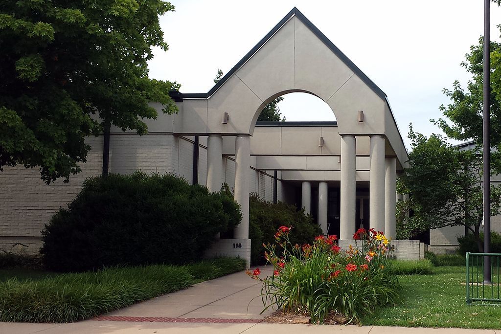 Exterior of Shiloh Museum of Ozark History