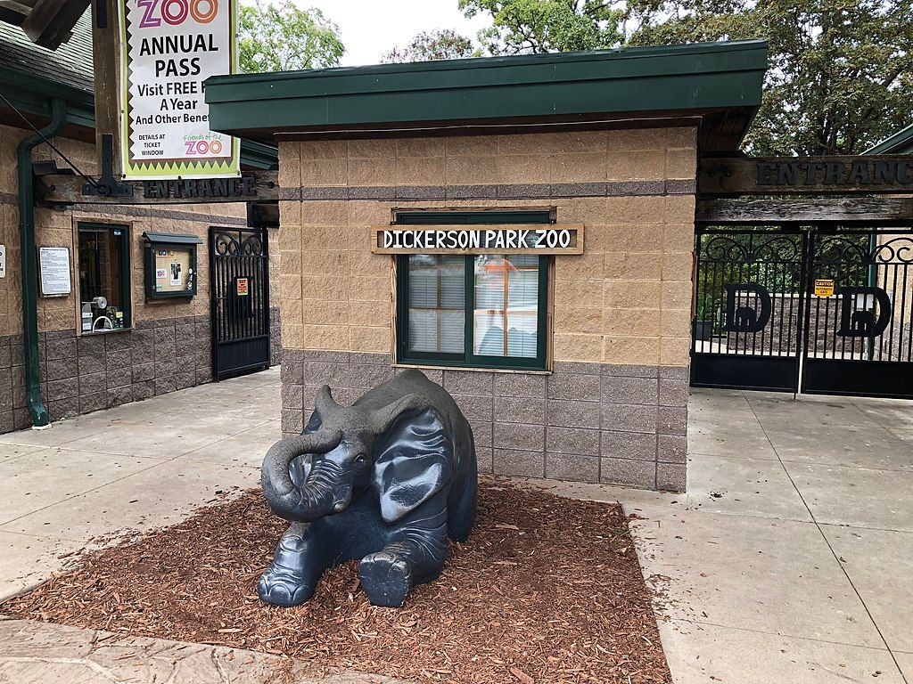 Entrance of Dickerson Park Zoo
