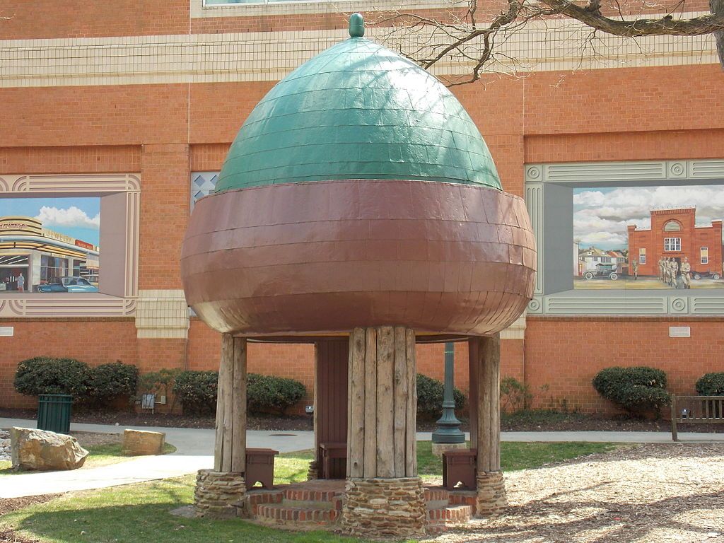 Acorn sculpture at Acorn Urban Park