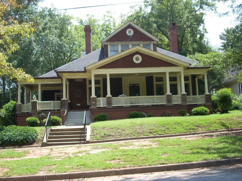 Exterior of The Lunney Museum