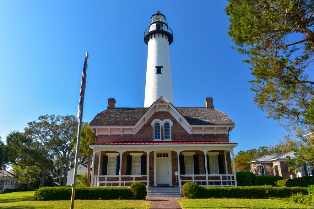 Front view of St. Simons Lighthouse and Museum
