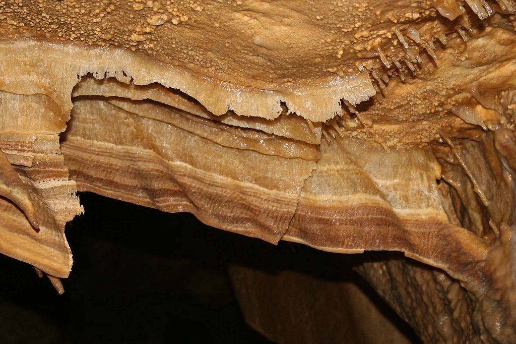 Bacon-like formation in the Caverns of Sonora