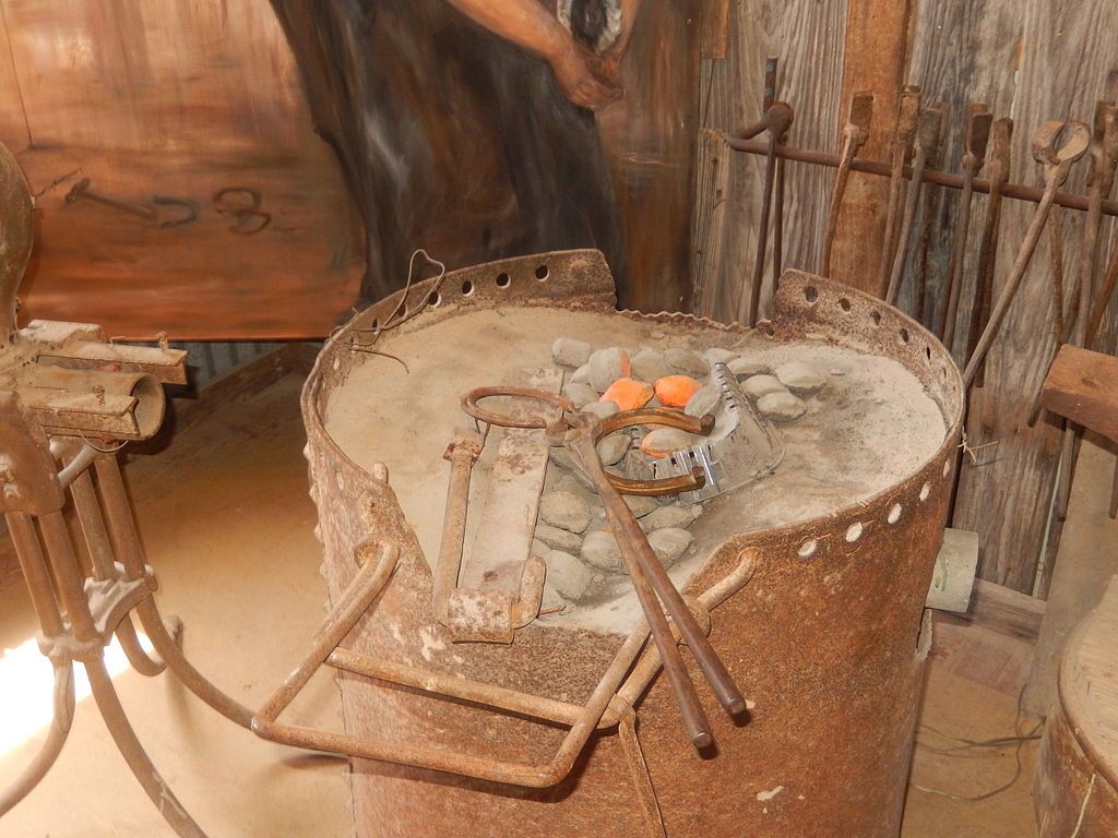 A blacksmith shop in Crockett County Museum