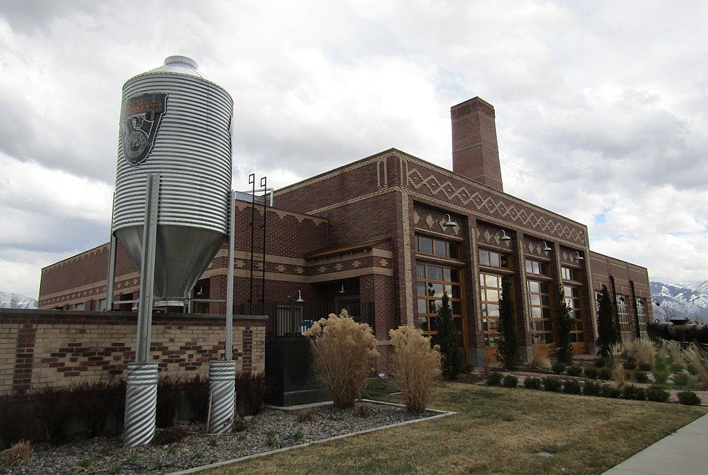 Exterior of Strap Tank Brewery